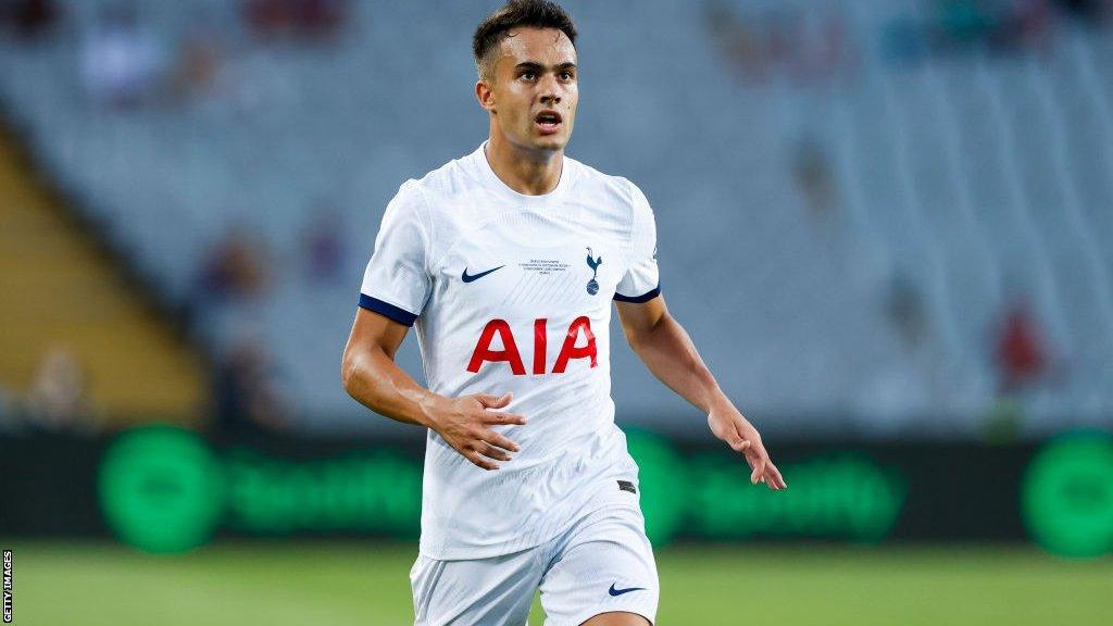 Everton και West Ham κοιτάζουν τον Sergio Reguilon