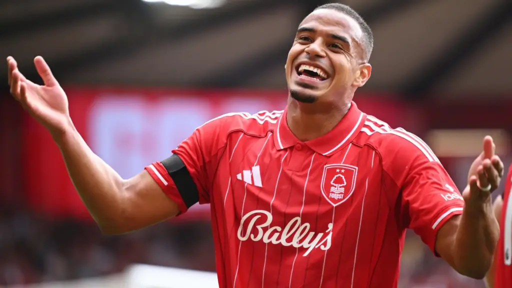 Η Chelsea και η Liverpool πρωτοστατούν στον αγώνα για τον Murillo