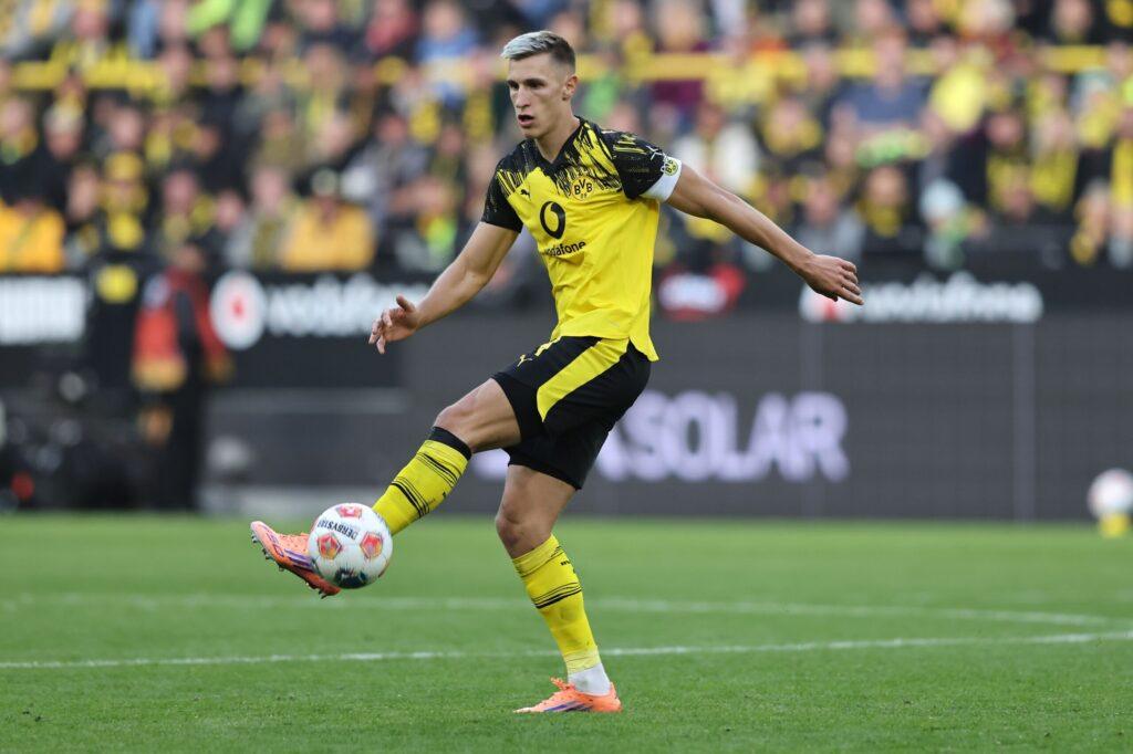 Η Barcelona ενδιαφέρεται για το αμυντικό δίδυμο της Borussia Dortmund