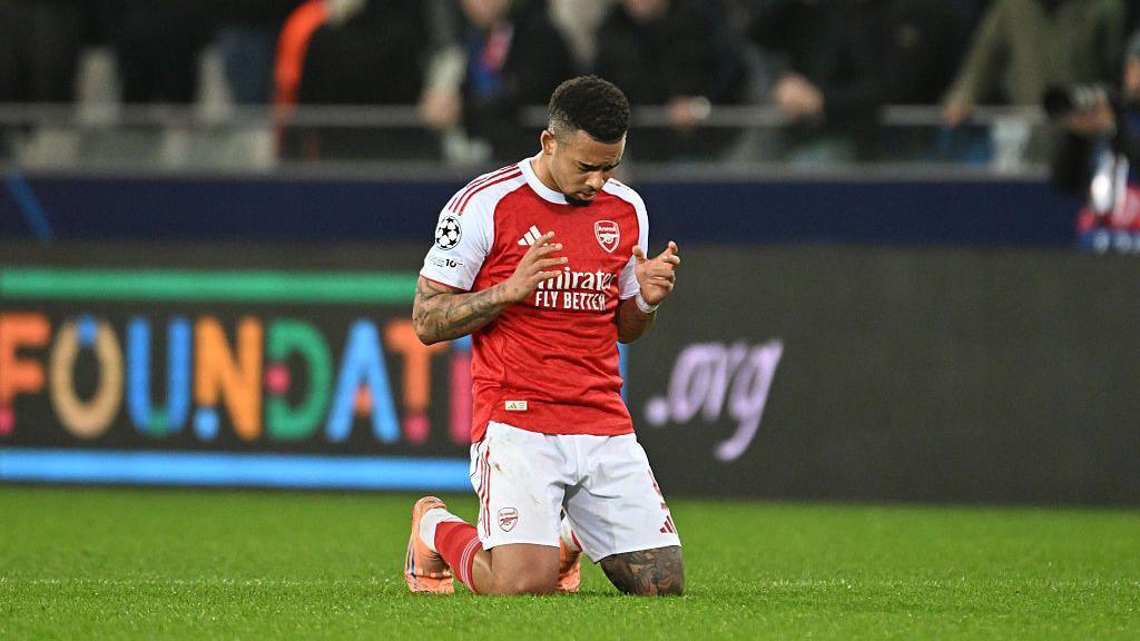 Η Arsenal ετοιμάζεται να αποχωριστεί έμπειρο επιθετικό δίδυμο
